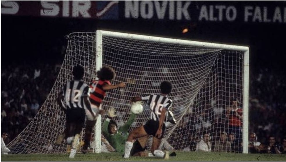 Flamengo e Atlético-MG pelo Brasileirão de 1980. Foto: Reprodução