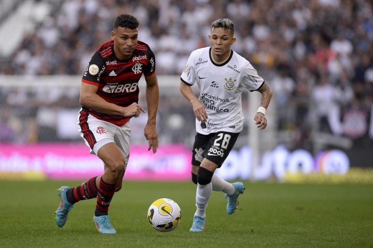 Corinthians x Flamengo na Neo Química Arena. Foto: Marcelo Cortes