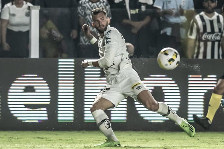 Léo Baptistão