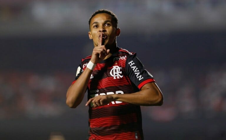 Lázaro, cria do Flamengo, é o novo reforço do Almería. (Foto: Ricardo Moreira/Getty Images)