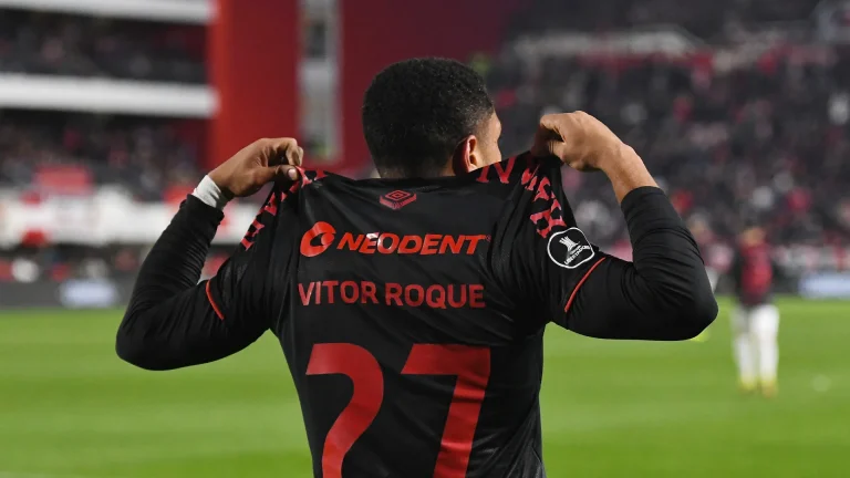 Vitor Roque é a principal esperança do CAP para a final da Libertadores