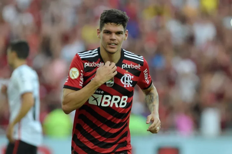 Ayrton Lucas
