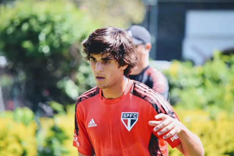 Lucas Beraldo deve receber proposta da Fiorentina em breve