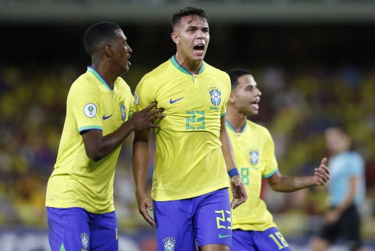 Brasil x Paraguai fecha a fase de grupos do Sul-Americano Sub-20 nesta sexta-feira (25)