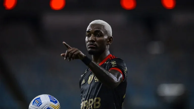 Ramon, lateral esquerdo do Flamengo