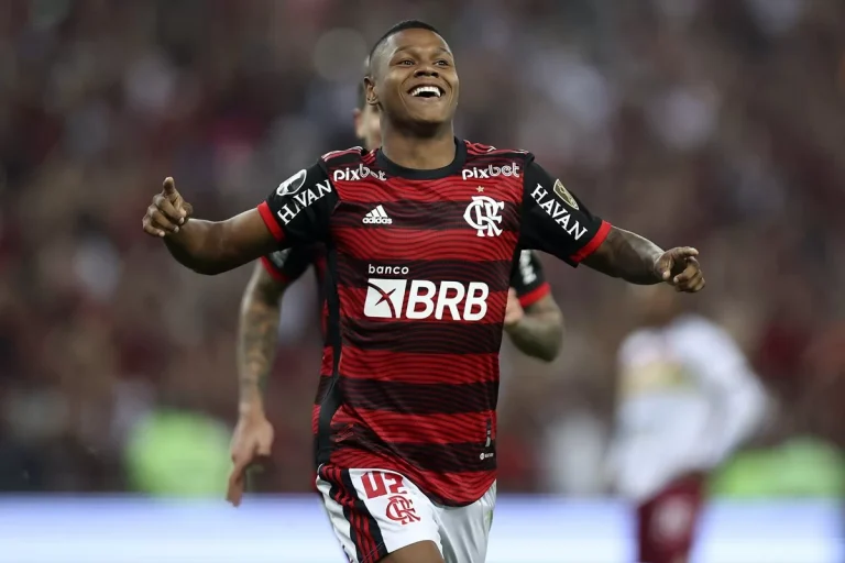 Matheus França segue na mira do Newcastle