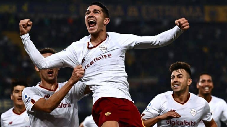 Cristian Volpato comemora gol no Roma x Hellas Verona do primeiro turno