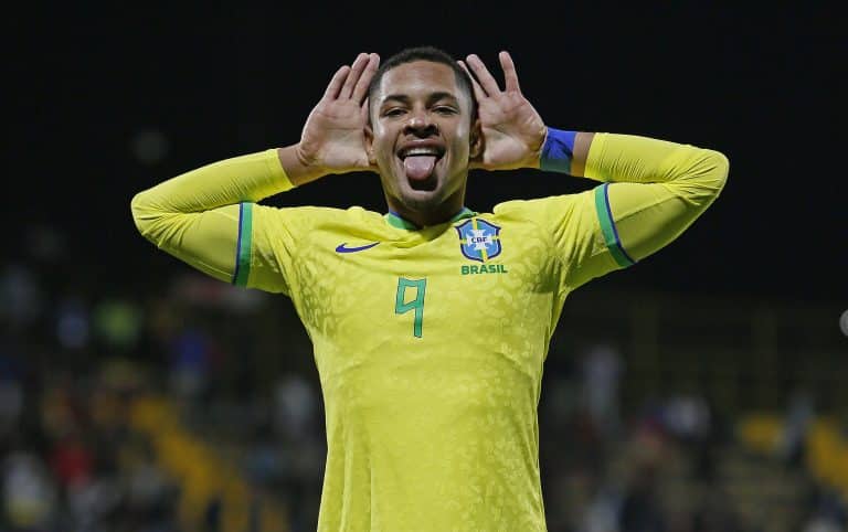 Vitor Roque