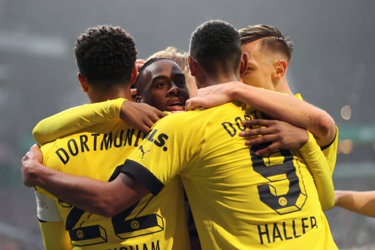Borussia Dortmund superou o Werder Bremen por 2 a 0 no último sábado.