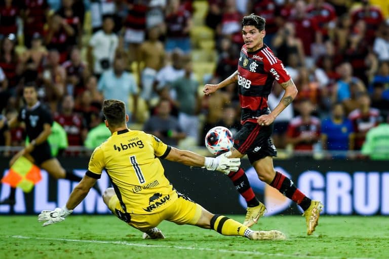 Ayrton Lucas fez o gol que sacramentou a eliminação do Vasco
