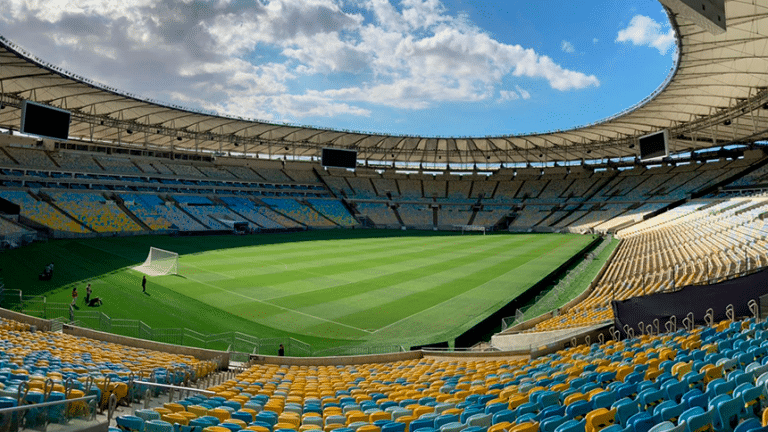 O elefante branco do Rio de Janeiro? Gramado do Maracanã volta a ser criticado