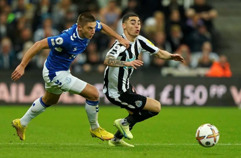 Everton x Newcastle: Onde assistir, prováveis escalações e detalhes da partida;