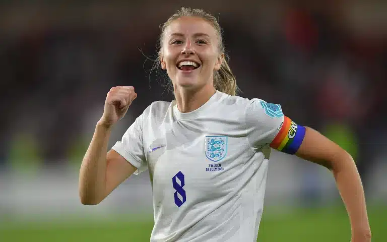 Às vésperas da Copa do Mundo, Leah Williamson tem lesão confirmada e será desfalque na Inglaterra