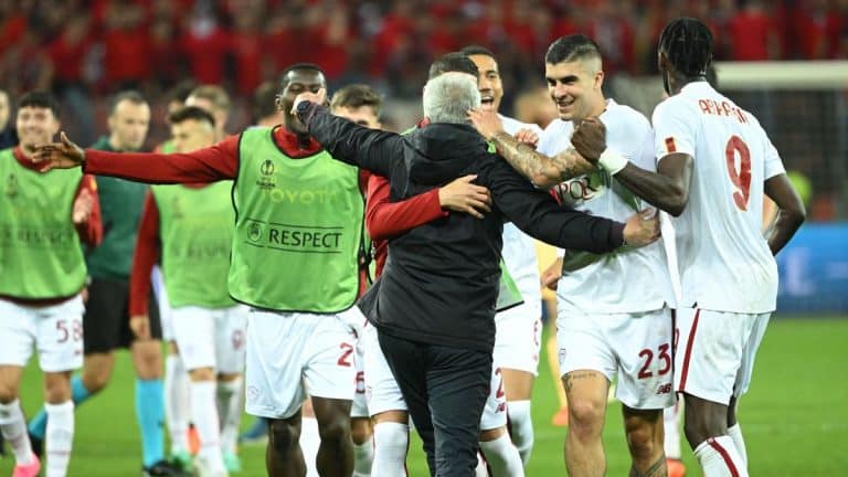 Roma segura o Bayer e está na final da Europa League