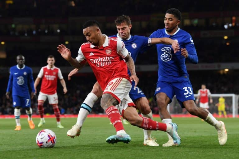 Odegaard e Gabriel Jesus marcam para garantir a vitória do Arsenal