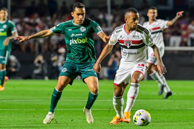 No último confronto no Morumbi, São Paulo e Goiás empataram por 3 a 3.