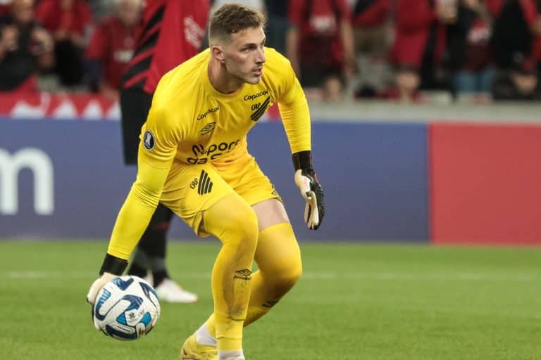 Bento, goleiro do Athletico