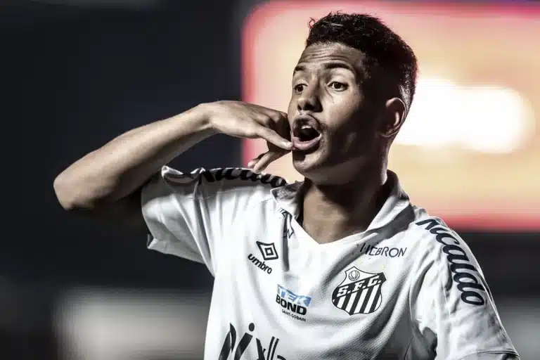 Santos tem proposta de mais de R$90 milhões por Ângelo