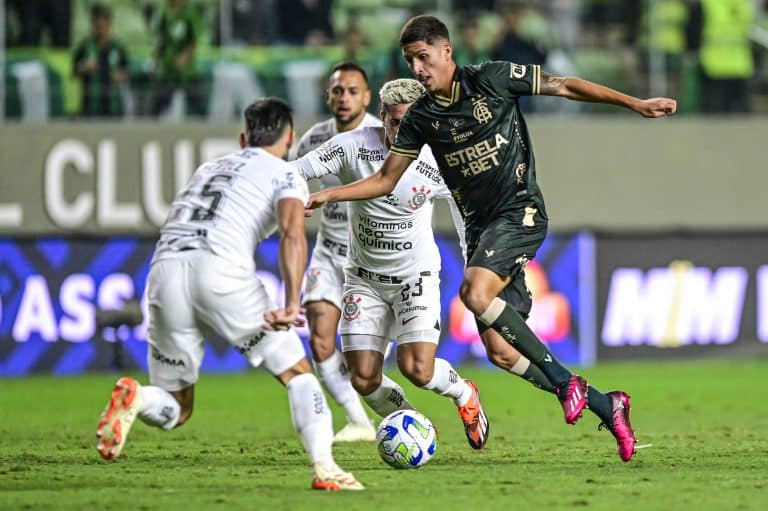 América e Corinthians voltam a se enfrentar na temporada (Foto: Mourão Panda / América)