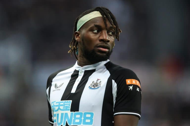 Newcastle: A saída de Saint-Maximin e a proposta por Kvaratskhelia. Entenda a relação com o Fair Play;