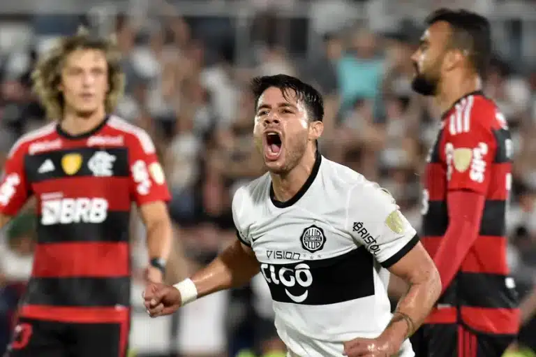 Em jogo vexatório, atual campeão da América é dominado e está eliminado da Libertadores