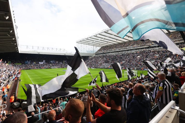 Newcastle corre para contratar nos últimos cinco dias de janela aberta