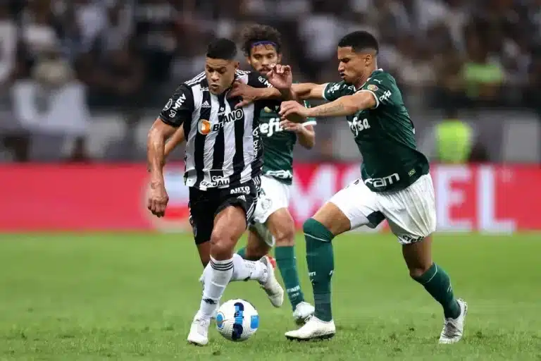Atlético-MG x Palmeiras se enfrentam em revanche para a libertadores