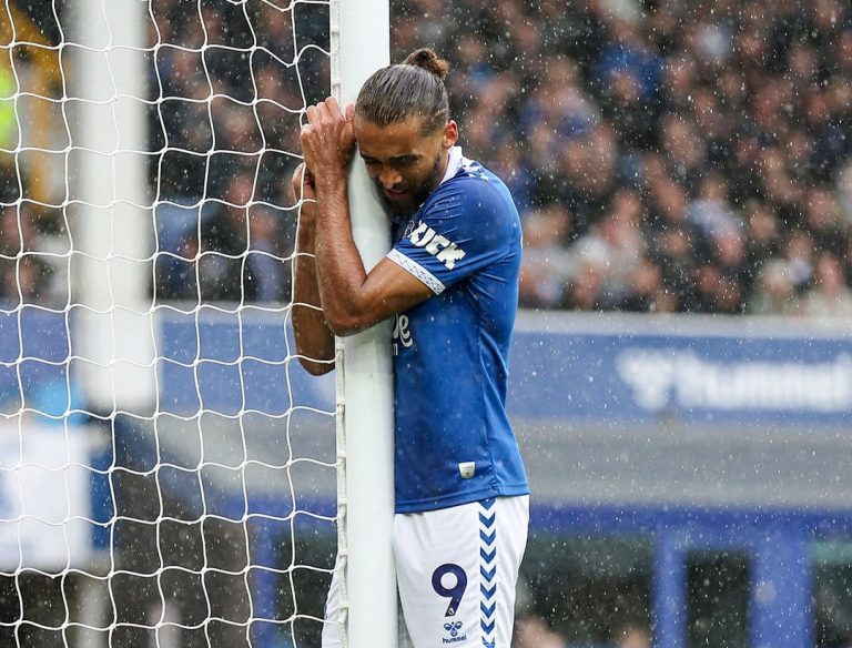 Calvert-Lewin lamenta o resultado, a surpresa do Luton diante do Everton no Goodison Park. (Foto: Reprodução/Everton FC)