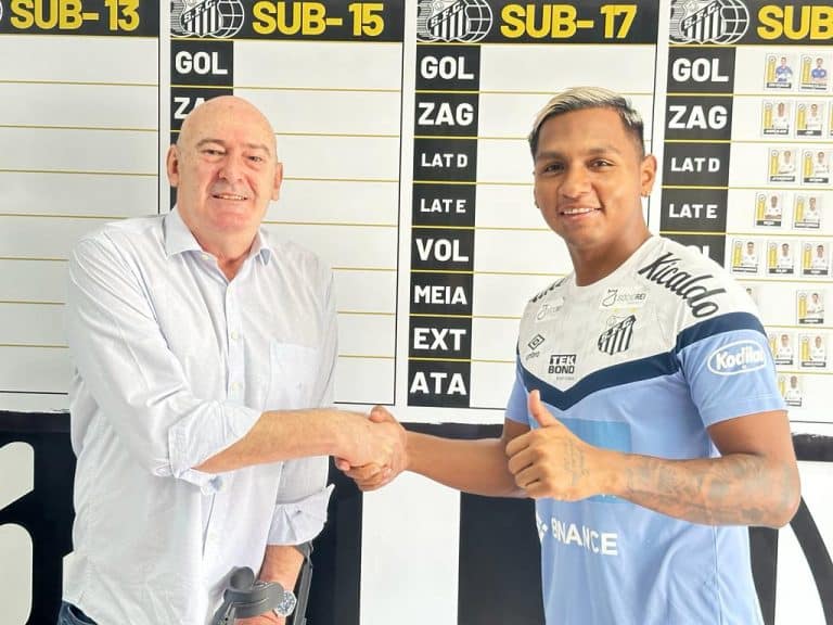 Alfredo Morelos é o novo reforço do Santos