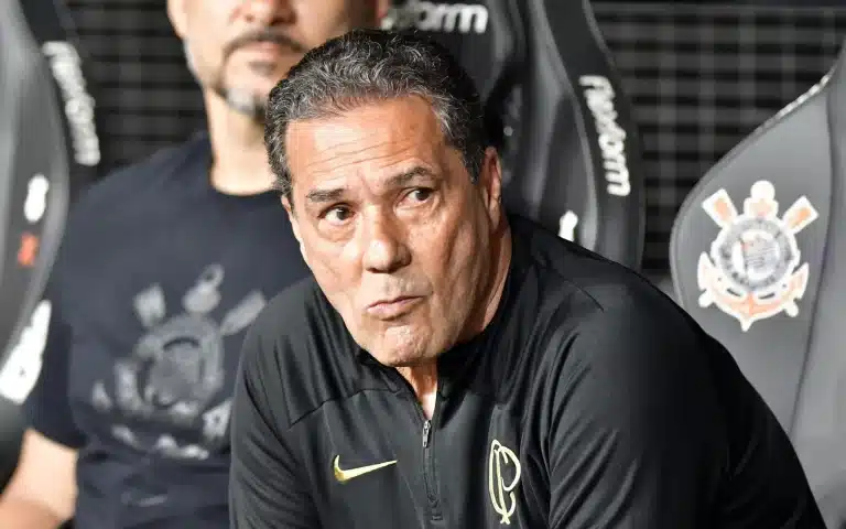 Corinthians demite Vanderlei Luxemburgo