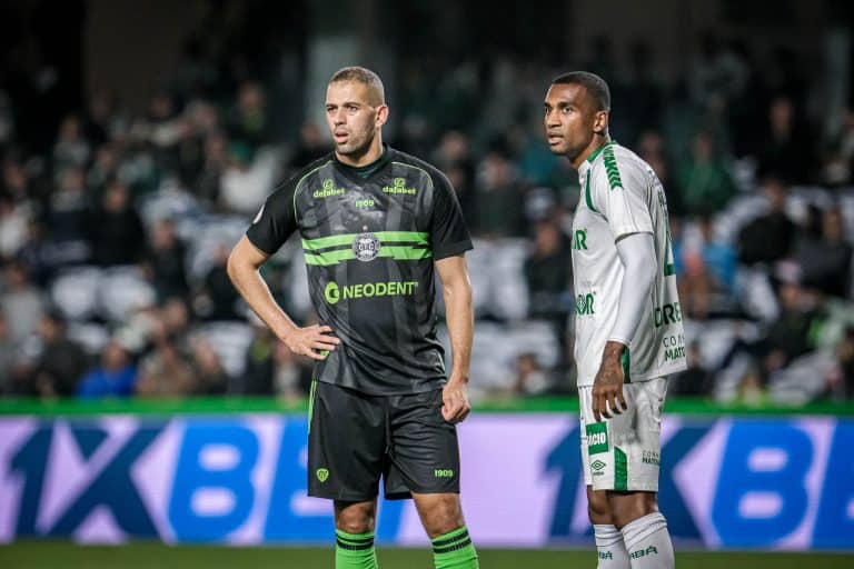 Mais uma campanha ruim e mais um rebaixamento no horizonte do Coritiba, a queda será a sétima na história alviverde. (Foto: Gabriel Thá/Coritiba)