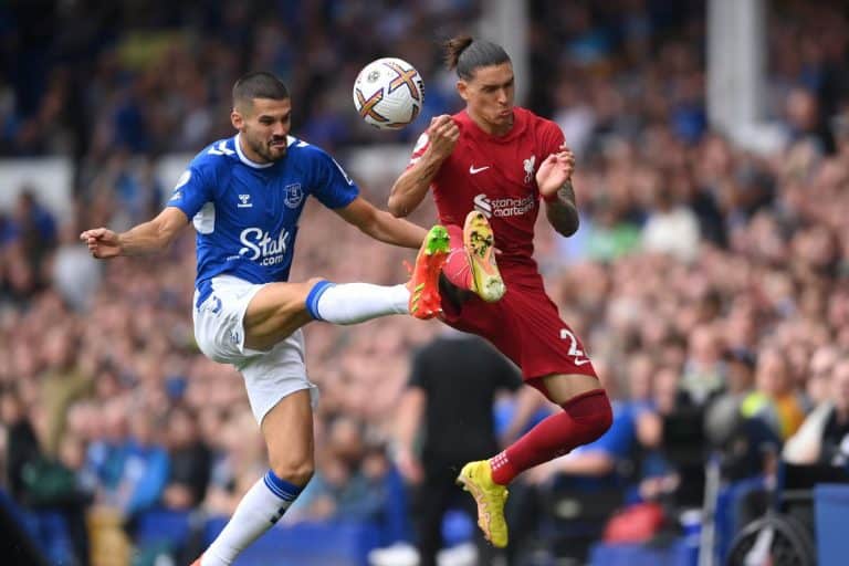 O fim de semana reserva um clássico de parar a Inglaterra: Liverpool x Everton medirão suas forças no Merseyside Derby (Foto: Laurence Griffiths/Getty Images)