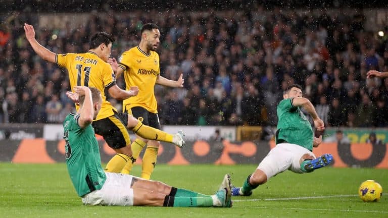 Em jogo disputado Wolverhampton e Newcastle empatam em 2 a 2