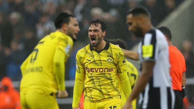 Borussia Dortmund vence e se mantém na briga pela classificação na Champions League