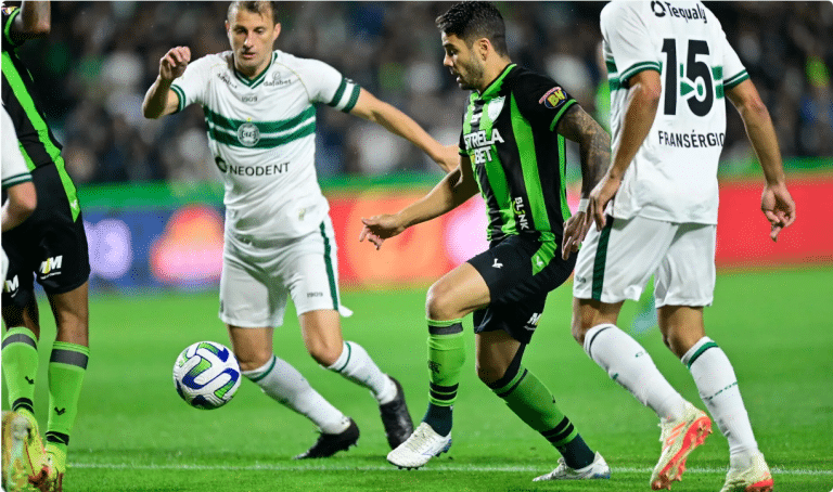 "Duelo dos desesperados" é como pode ser chamada a partida entre América Mineiro e Coritiba. (Foto: Mourão Panda/América-MG)