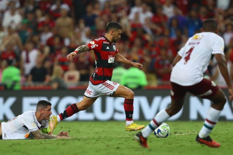 Flamengo e Fluminense empatam no Maracanã