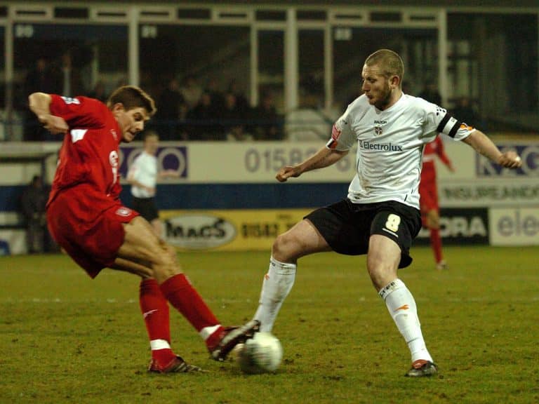 Luton Town x Liverpool