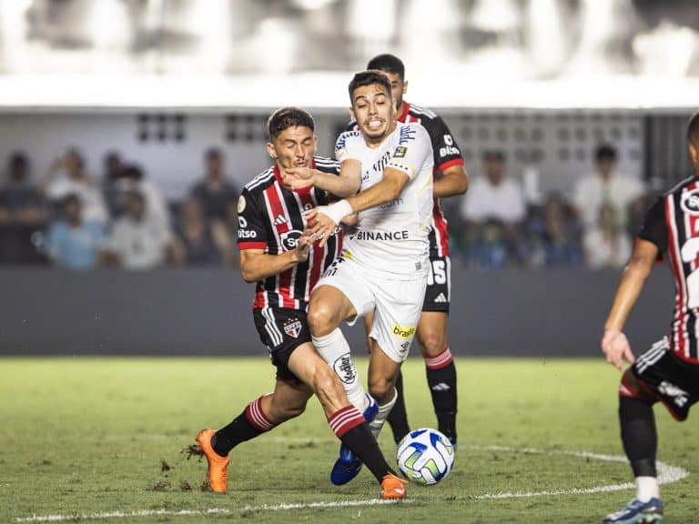 Santos e São Paulo não conseguem balançar as redes em confronto do Brasilierão.