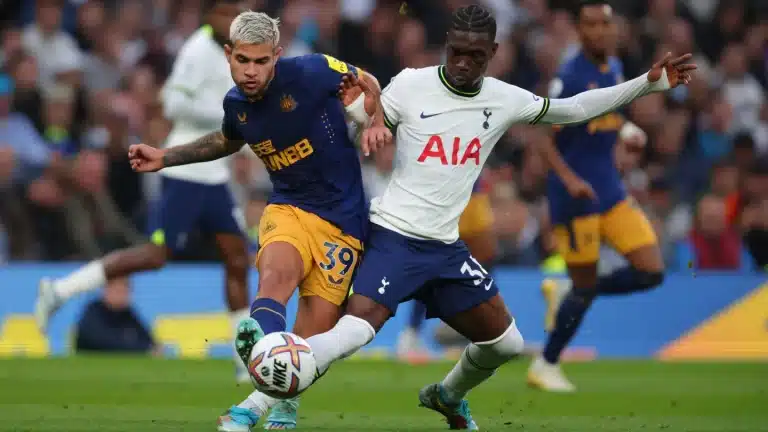 Tottenham x Newcastle
