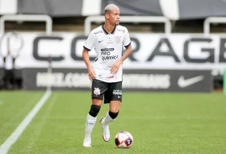 João Victor, zagueiro que pode reforçar o Botafogo