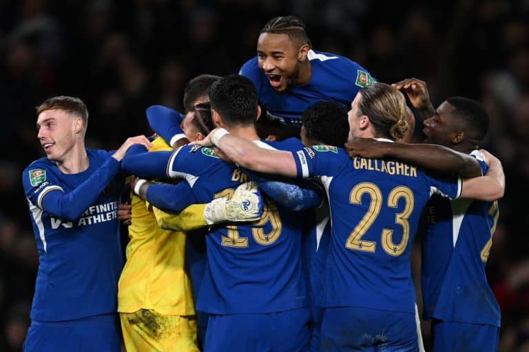 Chelsea bate Newcastle nos pênaltis e vai à semifinal da Copa da Liga