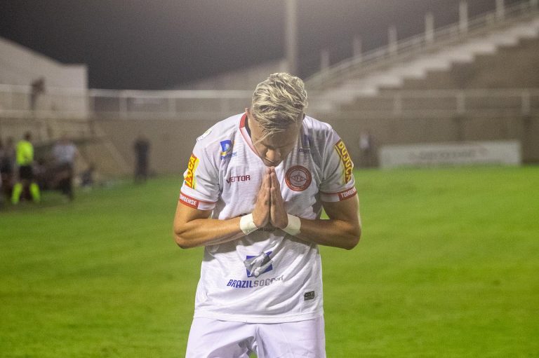 Matheus Frizzo é a bola da vez no Coritiba e pode ser contratado pela equipe alviverde. (Foto: Victor Souza/Tombense)