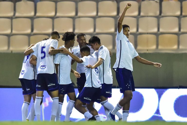 Cruzeiro vence Flamengo e chega à decisão da Copinha de 2024