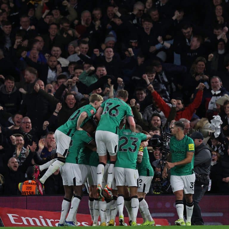 Newcastle vence Fulham por 2 a 0 e avança na Copa da Inglaterra