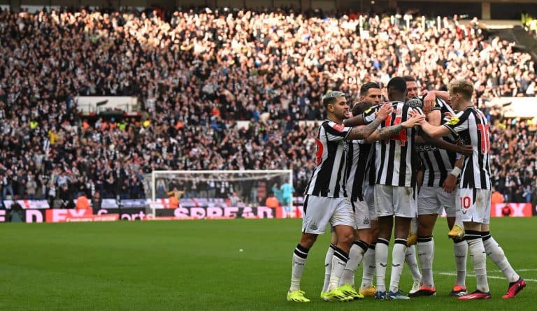 Newcastle vence Sunderland por 3 a 0 e avança na Copa da Inglaterra