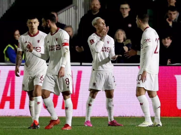 Veja como foi Newport County 2 x 4 Manchester United