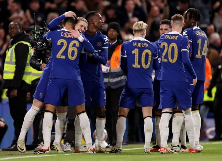 Chelsea vence Leeds