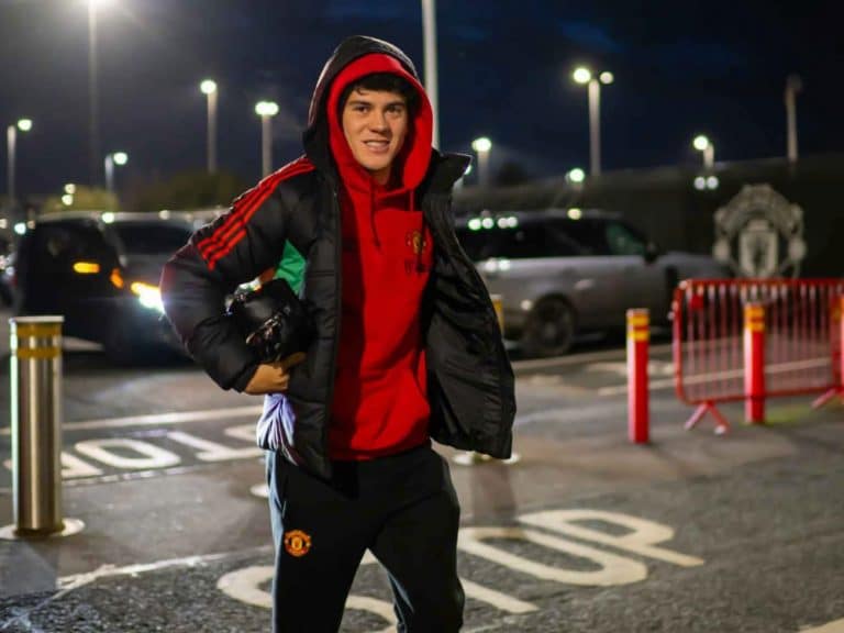 Manchester United confirma empréstimo de Facundo Pellistri ao Granada, da Espanha