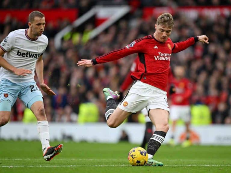 Com gol marcado contra o West Ham, Hojlund quebra recorde no Manchester United