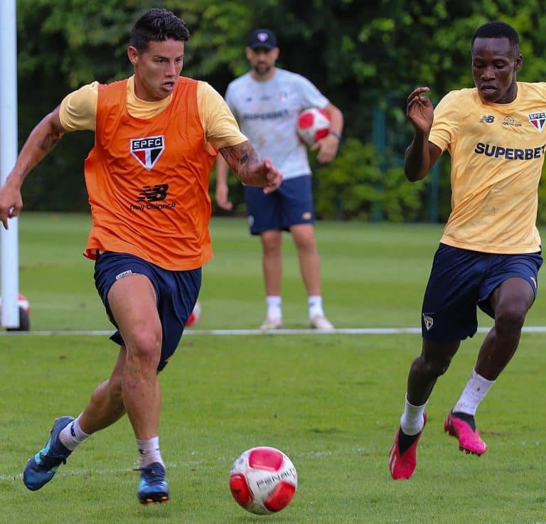 James Rodríguez vem treinando firme para conseguir novas chances no São Paulo.